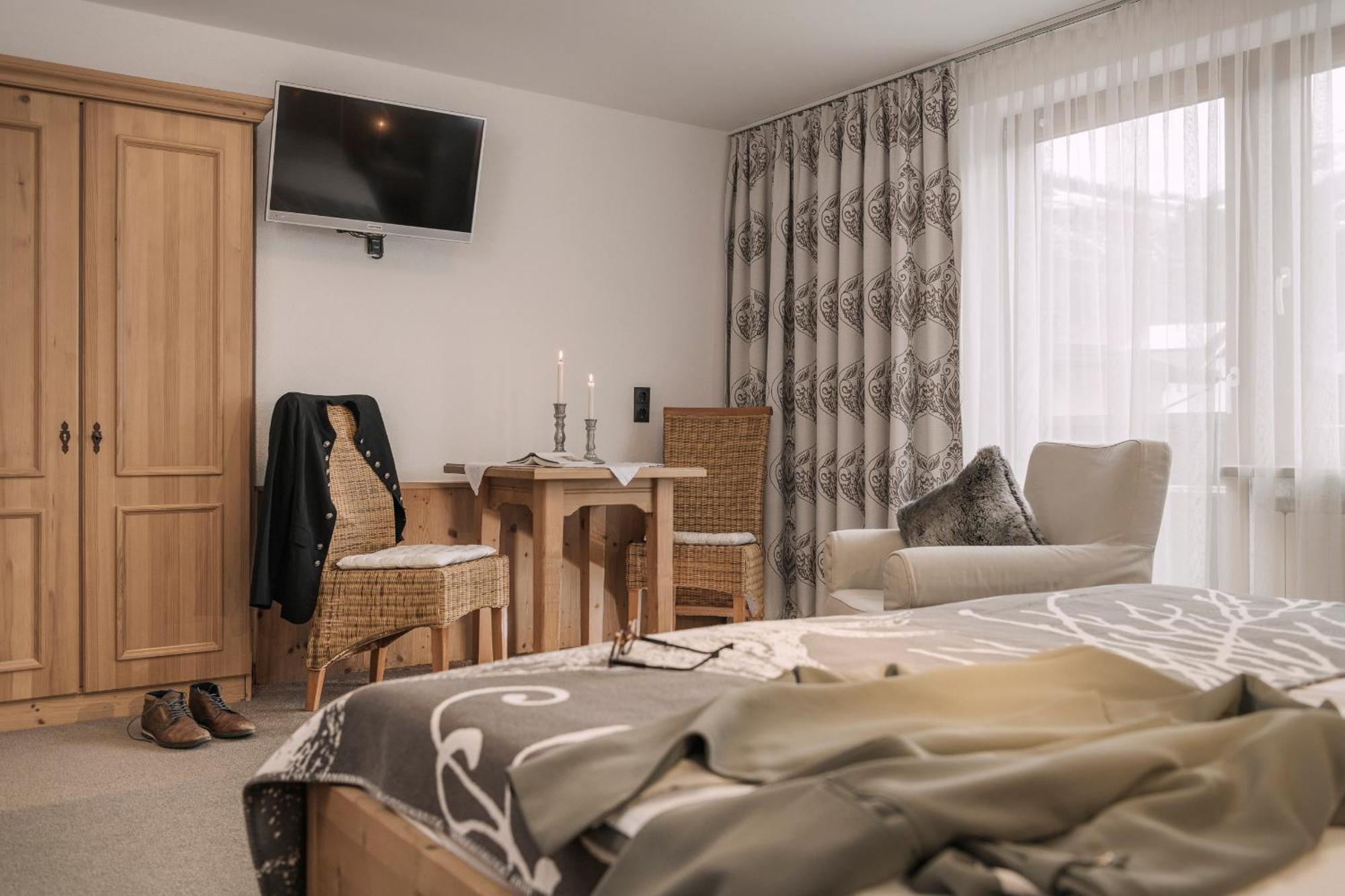 Restaurant Gaestehaus Wiesenheim Uderns Eksteriør billede