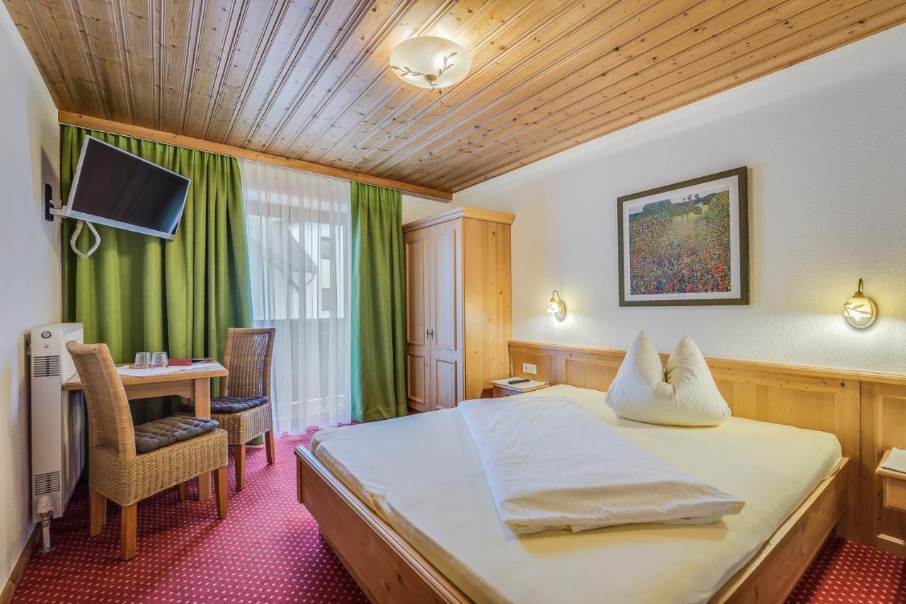 Restaurant Gaestehaus Wiesenheim Uderns Eksteriør billede